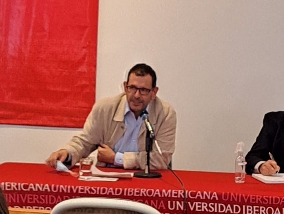 Te presentamos a nuestro nuevo Director, el  Dr. Juan Carlos Henríquez. 

¡Bienvenido a IberoCom Juan Carlos! #ibero