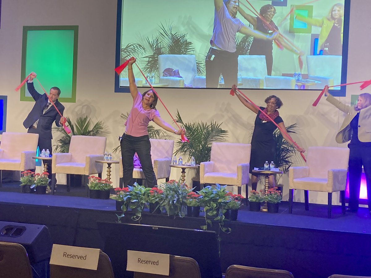 Anna Christensen tweet media