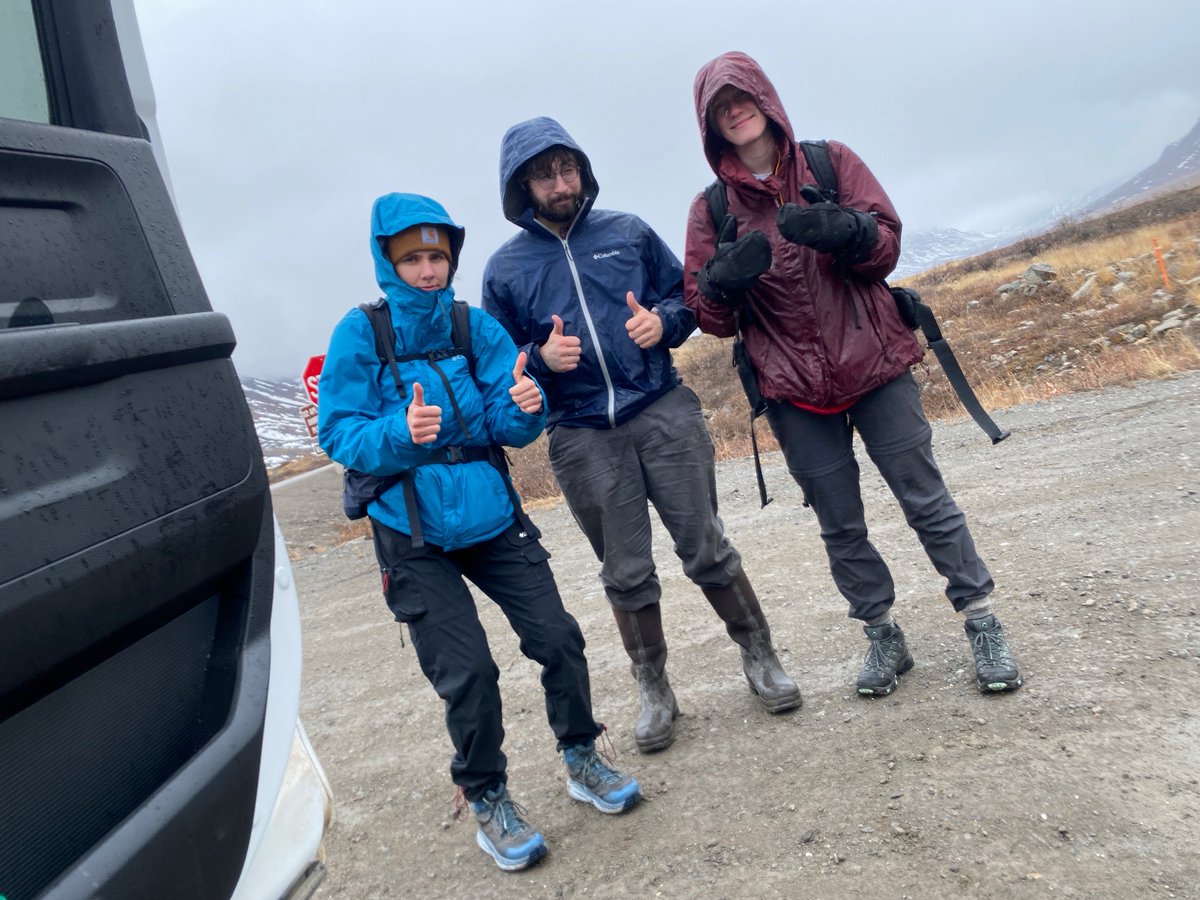 amelia_grose's tweet photo. all thumbs up for the first 3 weeks of field season!👍👍#RIOS https://t.co/AAFfwJ6TbS