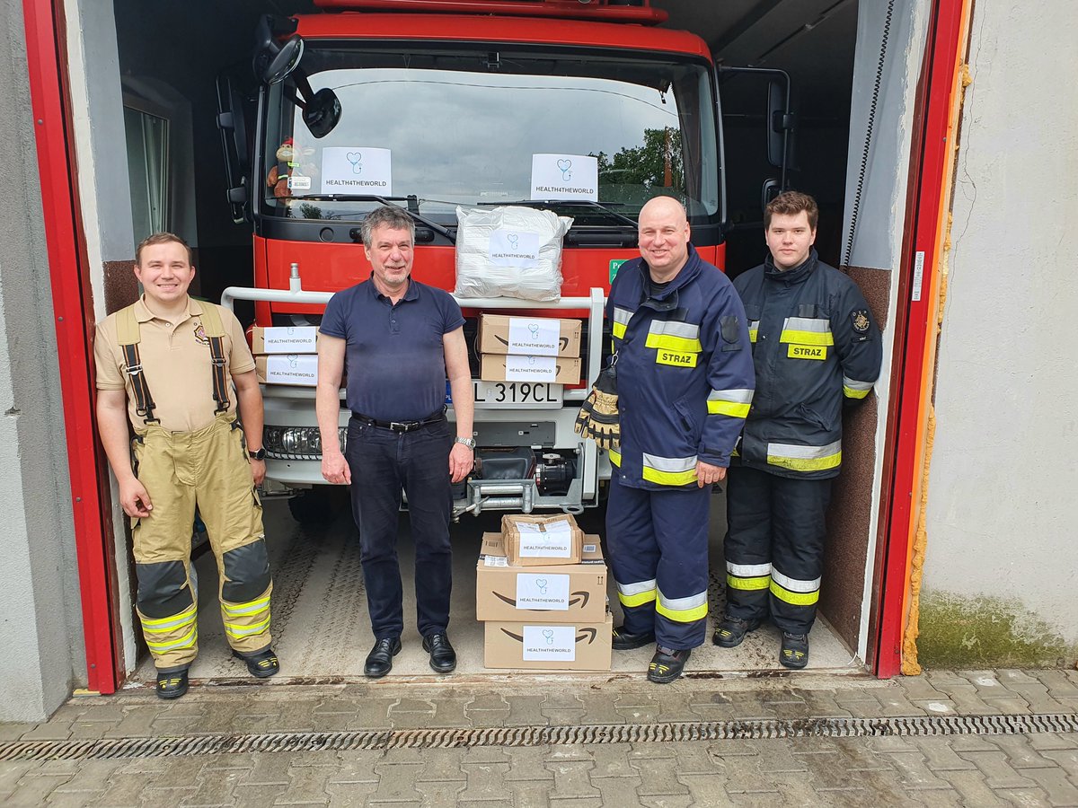 BhavyaRehaniMD's tweet photo. Critical medical supplies reach firefighters on ground in Poland for #Ukraine! First aid kits, bleeding control kits, splints etc. Thx to @CharityH4TW community &amp; many!  #seva 

@MRIvikas @jana_ivanidze @VidhyaPrakashIL @docbhardwaj @markemullins @virginiabhill 
#StandWithUkraine https://t.co/jgXWiZRegG