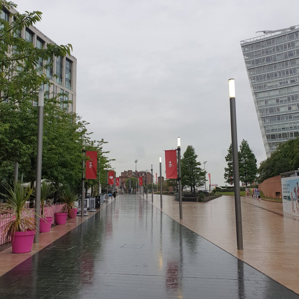 Davidpridley's tweet photo. Fresh and quiet early this morning in the city compared to the weekend.  Nice peaceful start to the day.  Hope your week is off to a good start. 

#liverpool https://t.co/mUoqCms5ec