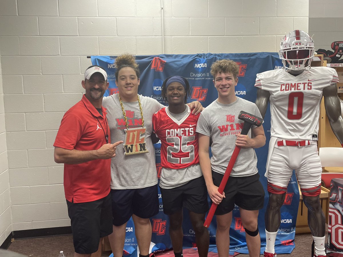 NickHuddles66's tweet photo. I’m very grateful and blessed to receive my first offer from @OlivetCollegeFB. Thank you @CoachMoose2 and @CoachRumz58 for letting me show off my talent at your camp. @FranklinFootbal @Fhsfballoline @TheD_Zone https://t.co/iZ7oNloVQq