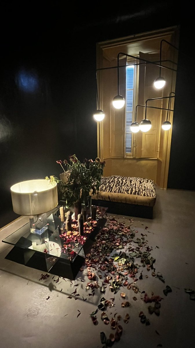 CyrilZammit's tweet photo. The unique universe of #dimore
@iSaloniofficial @fuorisalone #milanodesignweek2022 https://t.co/oL71dxUiCy