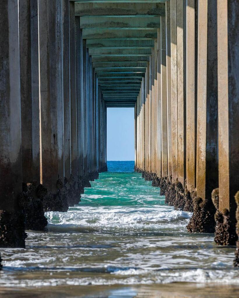 “Scripps Portal”
↯
Our San Diego Coastline just keeps giving.. an amazing window to the pier by <a href="/stevecompos/">Steve Compos</a>.
↯
Want your photo featured? Simply follow us <a href="/SanDiegoPhotos/">San Diego Photos</a> and tag your San Diego Photos with #MySDPhoto!
#SanDiego #MySDPhoto instagr.am/p/CeebV_AP7im/