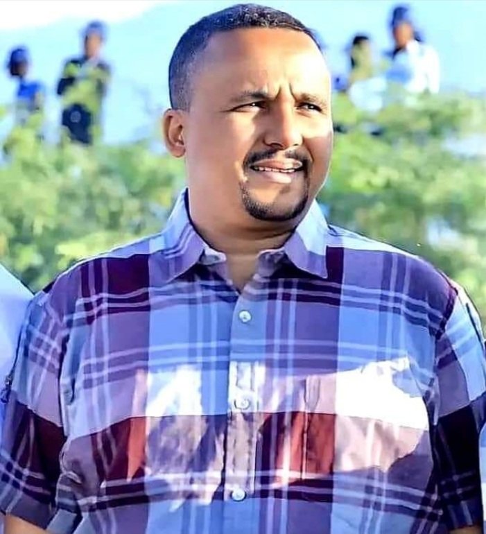 AbdoWayu's tweet photo. Based on reason,one can criticized leaders like #Jawar,due it further helps to keep himself in the right of cause,but underestimating the man who gave his precious life for sake of the nation(#Oromo) is not devaluing each also hindering &amp; it about leveling whole straggles. https://t.co/CunXnSYFBn
