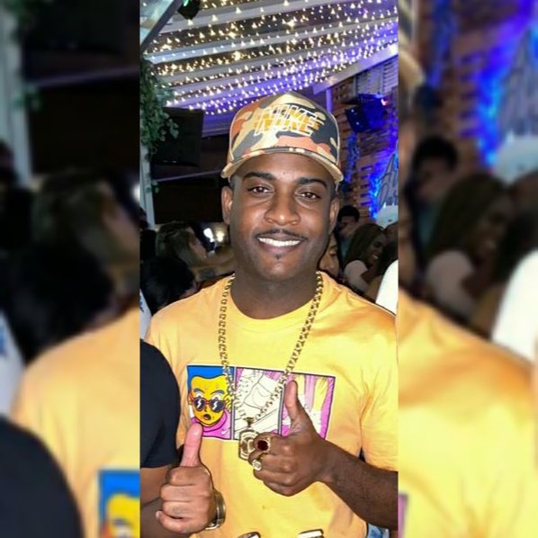 chocolateeofc's tweet photo. Sempre vou sorrir, independente das dificuldades.. só eu posso fazer meu dia melhor! https://t.co/Yz5zzvevrs