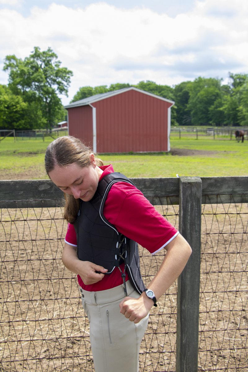 Vests are an important part of  safety too! Vests should fit snugly around the torso; extend from your collarbone to the bottom of your ribcage, and to the end of your tailbone. Air vests should only be worn over a traditional foam vest.

#RUESC #Rutgers #NJESW #MindYourMelon