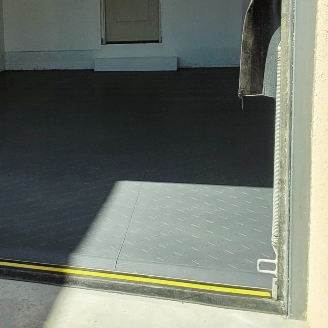 Weather_StopUK's tweet photo. Not a fan of #DIY? 🛠️

Our garage threshold seal is easy to fit and saves you years of cleaning!

🔗 https://t.co/cG9vChLhEt ⚡ https://t.co/SY1skSF0ev