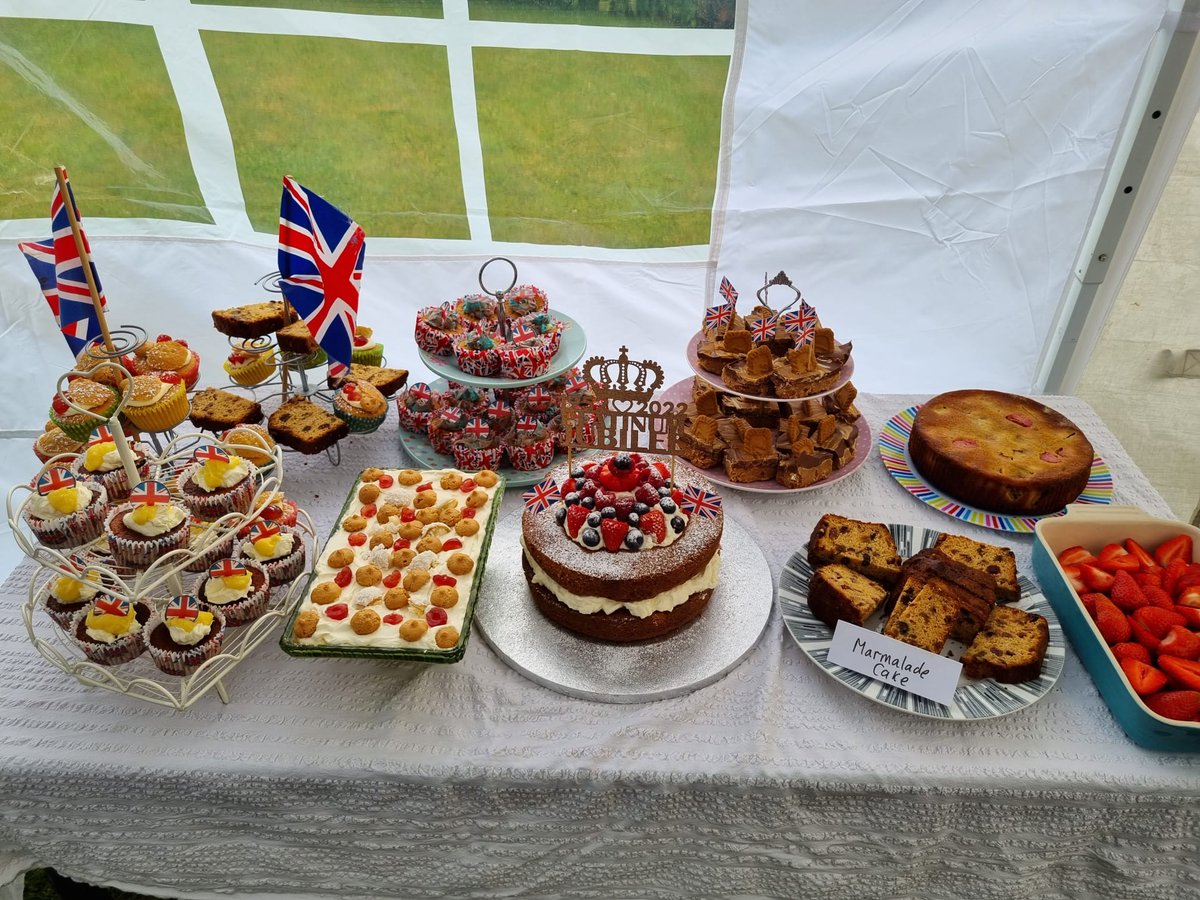 HighToyntonLN9's tweet photo. A fantastic Platinum Jubilee garden party held in the village this weekend - welcoming new faces and toasting Her Majesty's remarkable 70-year reign.

Huge thanks to everyone who turned out in the rain to play a part in the organising and catering. https://t.co/5d8C7W6TLl