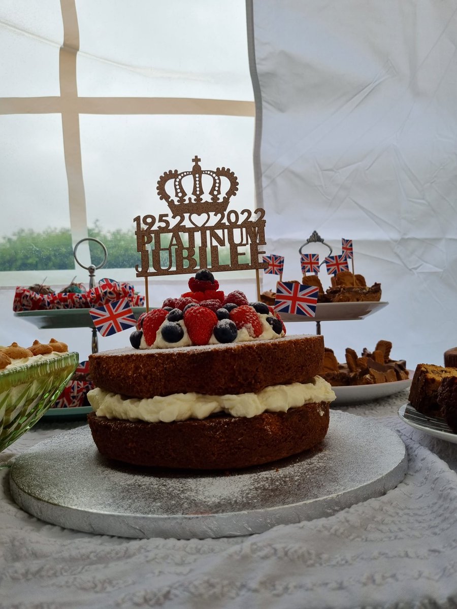 HighToyntonLN9's tweet photo. A fantastic Platinum Jubilee garden party held in the village this weekend - welcoming new faces and toasting Her Majesty's remarkable 70-year reign.

Huge thanks to everyone who turned out in the rain to play a part in the organising and catering. https://t.co/5d8C7W6TLl