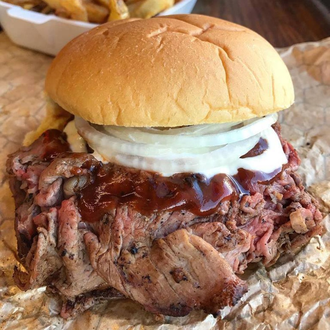 ChapsPitBeef's tweet photo. This is what #Mondays look like at #ChapsPitBeef! is your #Monday lookin' this good⁉
.
.
#imhungry #nomnom #bmorebbq #pitbeef #mondaymotivation https://t.co/qVLrrQYIXa