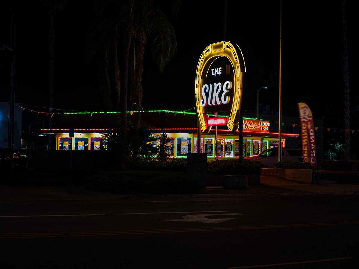 maxnexster's tweet photo. #nightphotography #ttartisan #ttartisan90mm #riversideca #neon https://t.co/cs2zrqyeSG