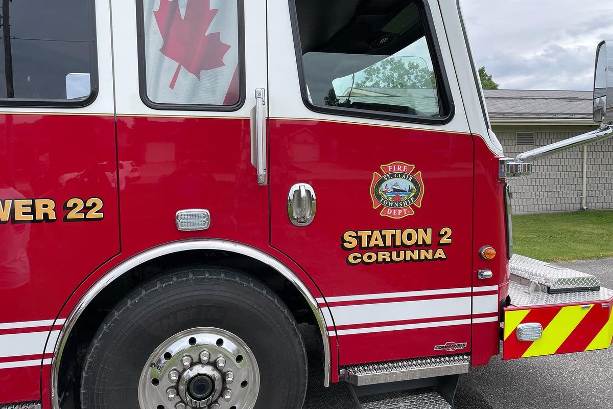 DaveMounseyFund's tweet photo. Donation 142! 
This donation in memory of @SarniaFire @SarniaFirefight Fire Captain Wm. Graham Emslie. This donation was made to Corunna Fire. Thank you to the family for their allowing the Fund to honour such a dedicated member of Corunna and Sarnia. Made possible @LPFFA https://t.co/bXm8wg5GC4