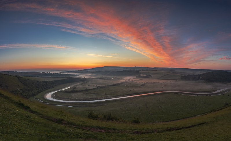 Leeprin48890181's tweet photo. High & Over the Cuckmere Valley after late night out stargazing.on cold June, jubilee morning.
#WexMondays #Appicoftheweek #ThePhotoHour #rivercuckmere #FSprintmonday #Sharemondays2022 #cuckmerevalley
@sdnpa @kasefiltersuk @CanonUKandIE @VisitEastbourne https://t.co/yj2nEHQKtb