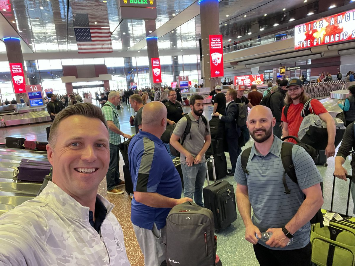 BNDSDAD's tweet photo. Team Bluum has landed!  #bluumtechnology https://t.co/P2gmXktQ57