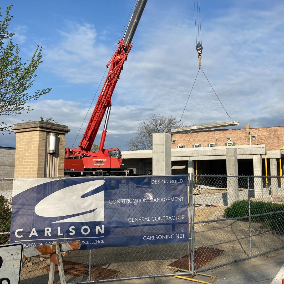 carlsonbuilds's tweet photo. The Carlson team is making progress on downtown Homewood, IL’s latest mixed-use development. Luxury apartments and a new Stoney Point Grill are on the way to the commuter favorite community!  

#mixedusedevelopment #construction #luxuryapartments #downtownhomewood #apartments https://t.co/2QYEMXe0MP