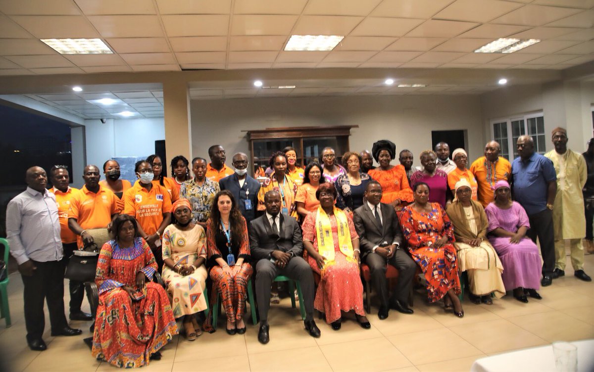 UNFPACameroon's tweet photo. Send-off ceremony at @UNFPACameroon for Resident Representative @SitiBOussein. Staff, close relatives and friends from the professional landscape joined together to honor this long-serving and passionate advocate of universal access to #SRHR. https://t.co/PyIlEzDqGN
