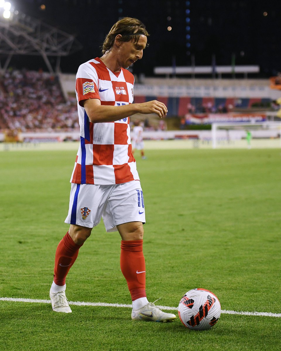 elchiringuitotv's tweet photo. 👏🏽 LEYENDA absoluta 👏🏽

🇭🇷 Luka MODRIC cumple 1⃣5⃣0⃣ partidos con CROACIA 

¡A las 12, @elchiringuitotv en MEGA! https://t.co/Yks5Ft8ujK