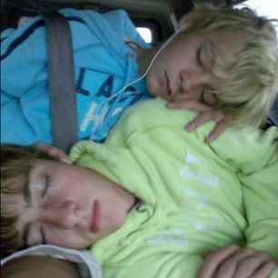 r5ftmiley's tweet photo. the sleepy era https://t.co/6mIQGiqnCO