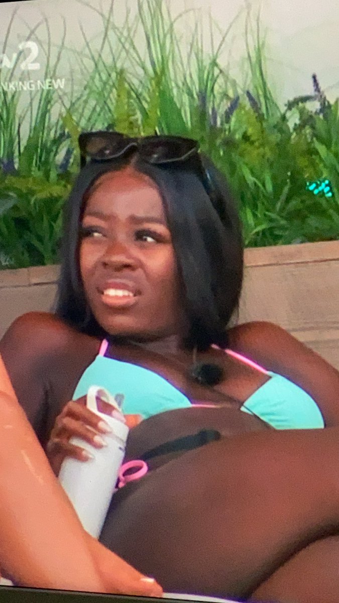 Secretduck9's tweet photo. THE FUCKING AD BREAK #loveisland https://t.co/6eY8urrsOR