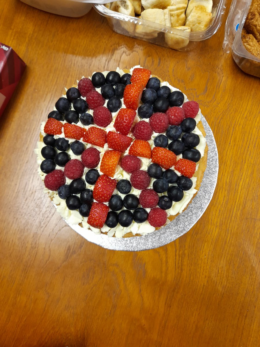 Jubilee celebrations from the office last week!

The delicious cake was made by one of our very own solicitors, Emily Lamb!

#OldhamHour #Jubilee #PlatinumJubilee #JubileeCelebrations