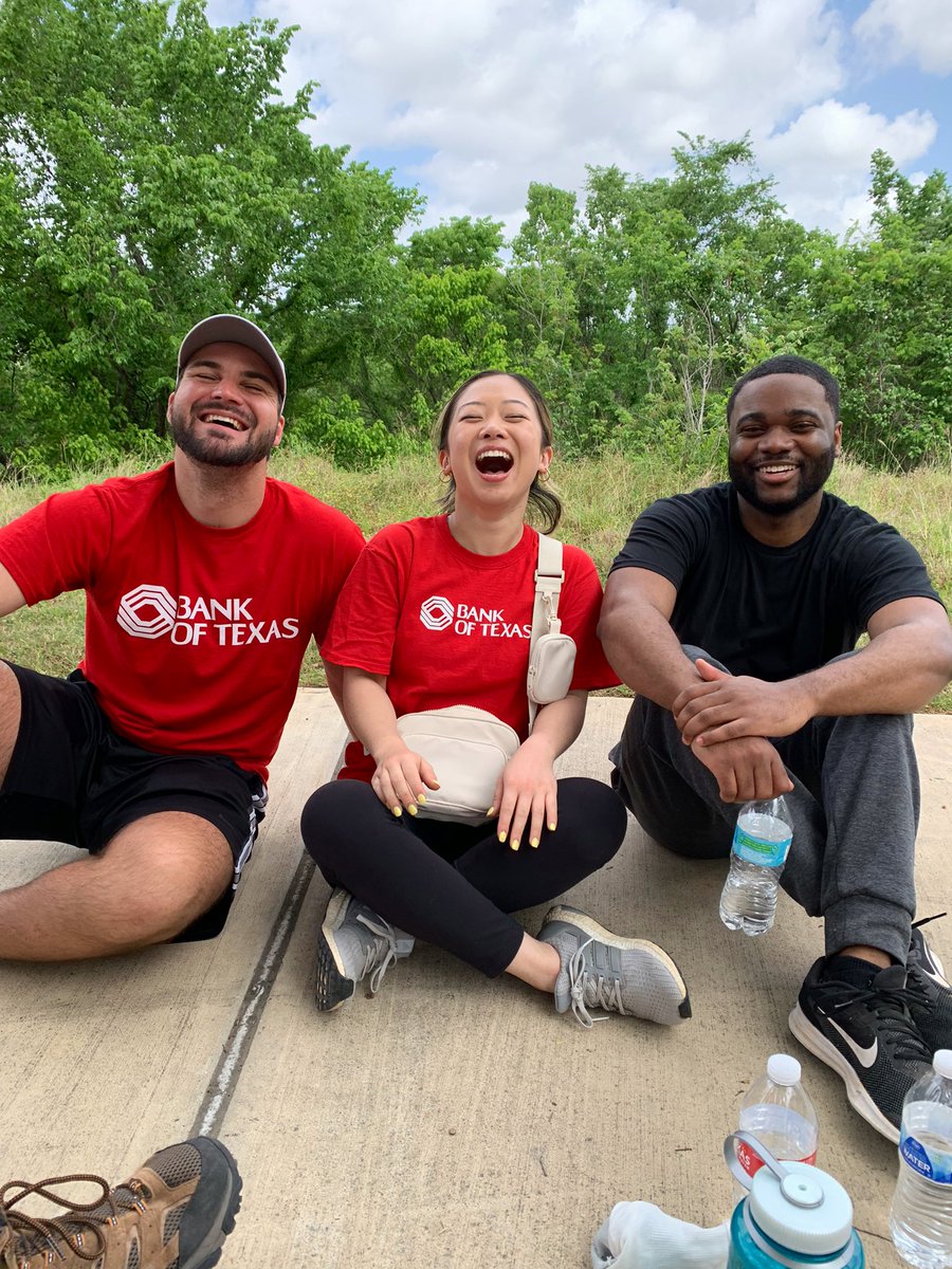 genaalee's tweet photo. @CrumblCookies these are my work besties!🤩@Tyson_Sanderss @gsarvadi https://t.co/fxglBPqHD9