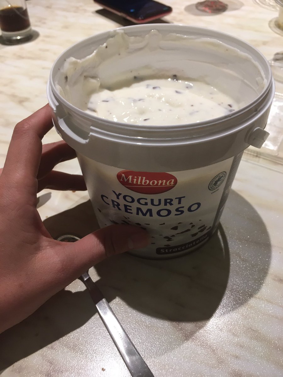 Это ведро йогурта