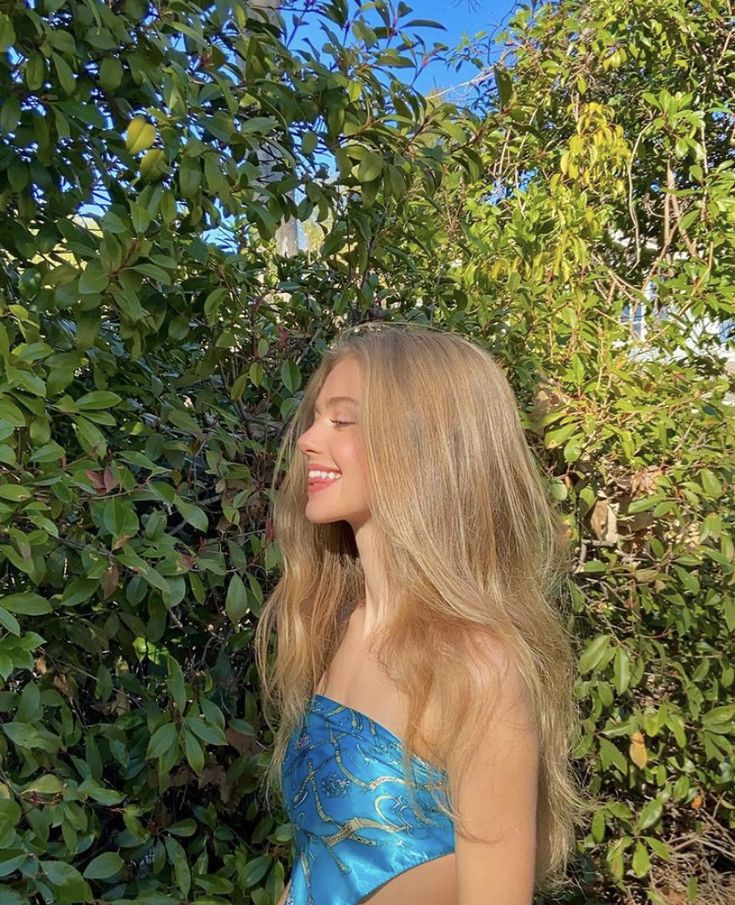 DylanObWf's tweet image. Como posa, es una chica posadora.