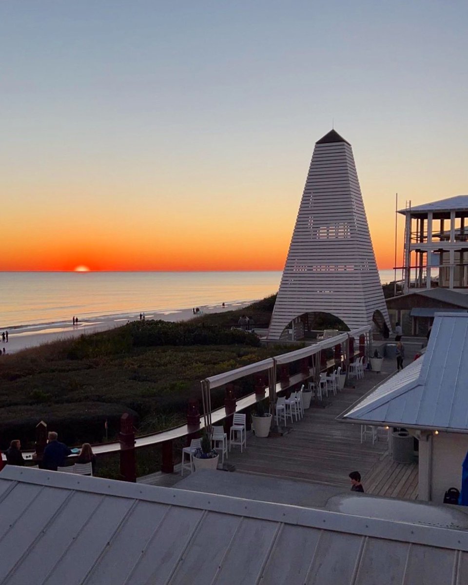 Dinner &amp; drinks on the Rooftop Deck is the answer no matter the question. 😉 📷: <a href="/brooke_sterrett/">Brooke Sterrett</a>