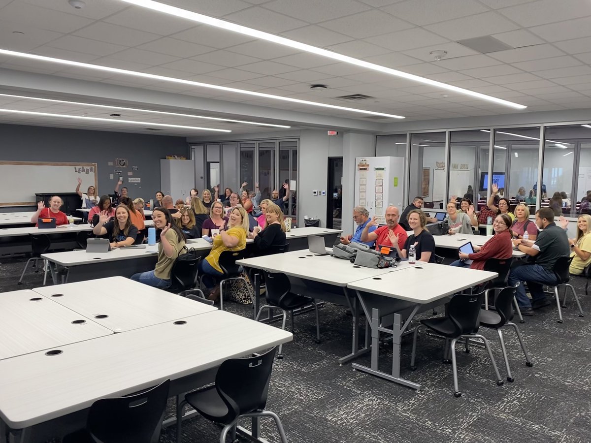 Had fun with the High School Teachers at LCP Confluence! 🏴‍☠️#LCPcon <a href="/Pirate_Pride/">Lubbock-Cooper HS</a> <a href="/lcp_it/">LCPTech</a> <a href="/LcisdMatt/">Matt Holley </a>
