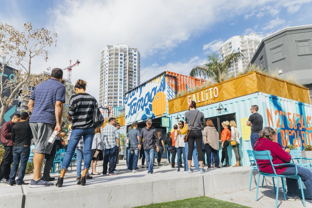 Head to @sparkmanwharf for an eclectic mix of almost 20 different food and beverage options! 😋 The Wharf is open 7 days a week.

Hop off at <a href="/AmalieArena/">Amalie Arena</a> (#8) Station! #SparkmanWharf