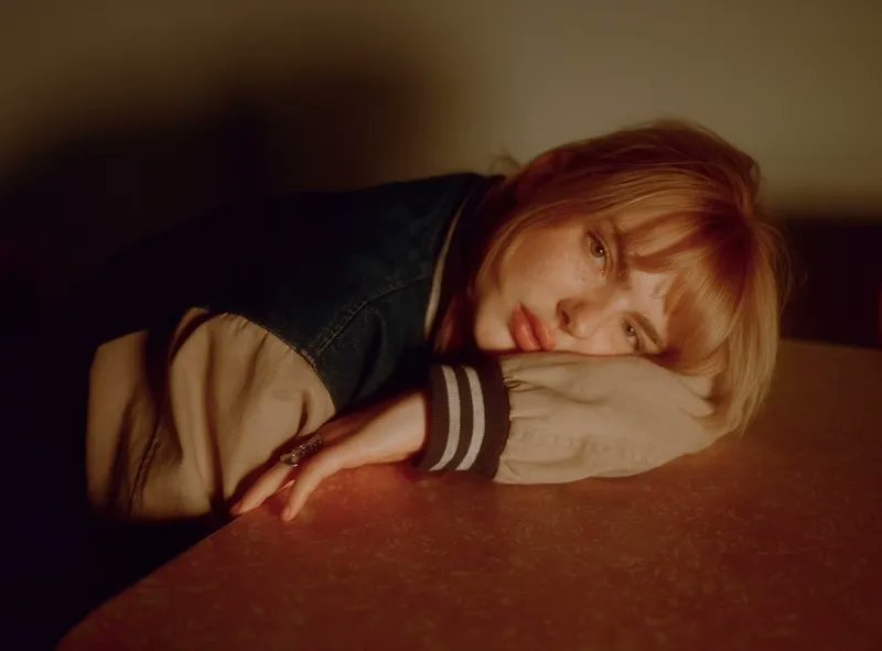 LA-based newcomer <a href="/keniandthejets/">keni</a> shows off her distinctive alt-pop sound on 'Bev Hillz' bit.ly/3GSzHWB