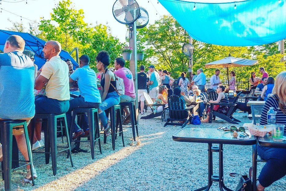 TheGardenDelRay's tweet photo. You cannot live a full life on an empty stomach.
Join us and bring your coworkers for lunch Wednesday-Sunday starting at 11 am!! See you soon!
.
.
.
.
#lunchlunchlunch #beersandburgers #draftbeers #openforlunch #lunchspots #beergardenlunch #seafoodheaven #seafoodkitchen #dโฆ https://t.co/GJV87zLptP