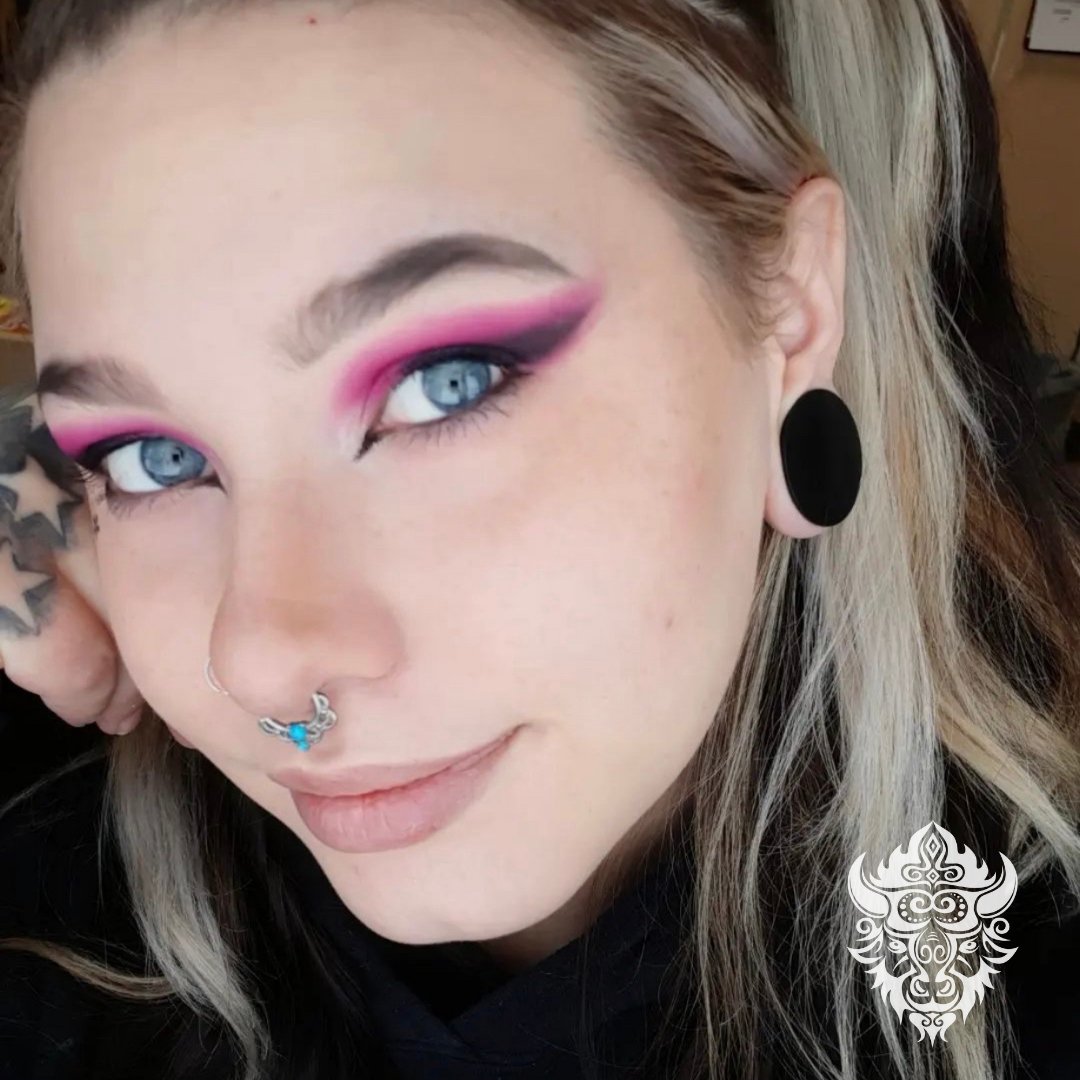 ArcticBuff's tweet photo. Ashlie in the matte black silicone plugs 🥰 a staple all year long 🖤🔑 #arcticbuffalo

SHOP THEM HERE 🤩
https://t.co/gvNXPOgo1x https://t.co/QhqJeUR6W5