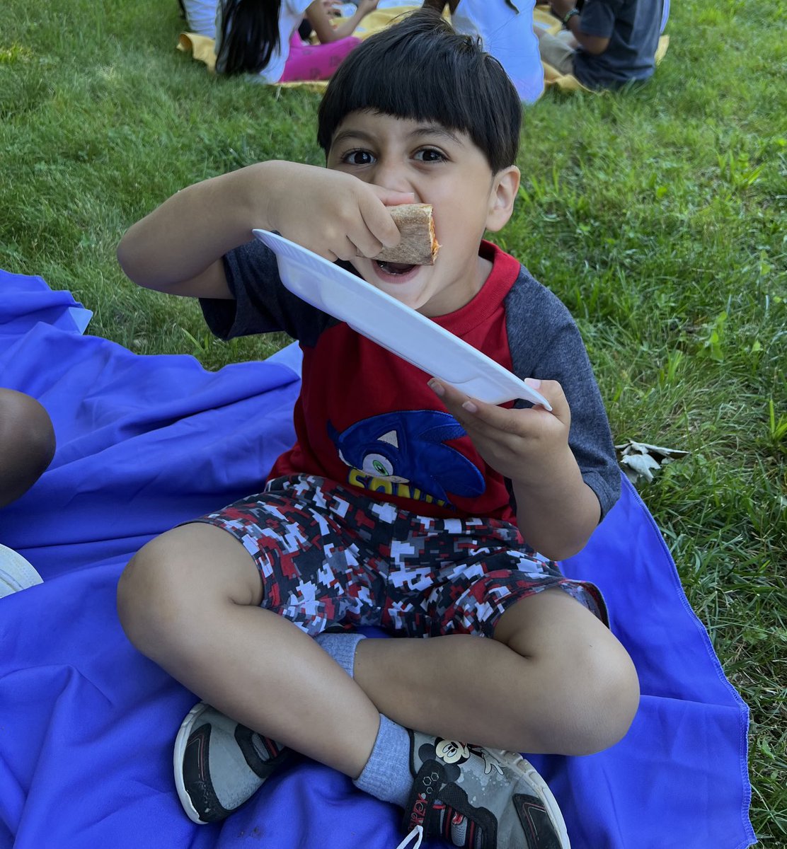 Day 6-pizza party! We enjoyed the beautiful weather under a shady spot and we talked about some of our favorite memories from the year ⁦<a href="/DogwoodFairfax/">DogwoodES FairfaxVA</a>⁩