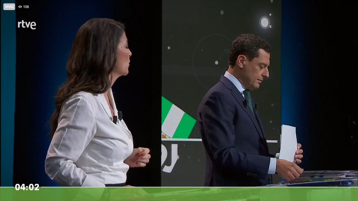 PedroAlarcon74's tweet photo. ¿Que estará buscando? ¿La libreta de Barcenas? 😂😂😂 #JuanmaPierde. Hoy #NoHayDebate 

#SiVotamosGanamos #VotaPSOE #DebateRTVE https://t.co/D3njjtannk