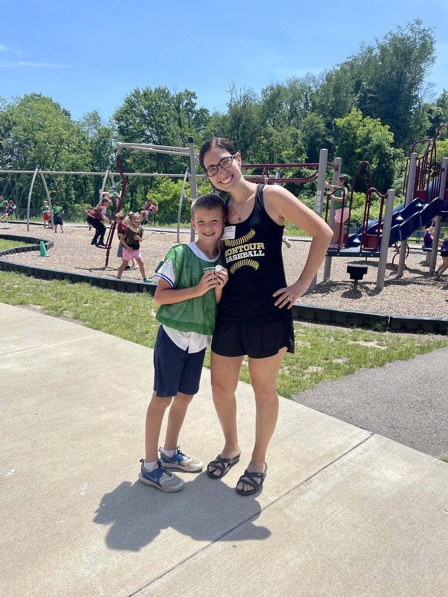 christiansenj21's tweet photo. Fun Day at MES!! π€π So glad I was able to be there to see Lucas and his classmates have a wonderful time on this beautiful day!! πβοΈ And Nana got to stop by to say hi, too!! @MontourSD @GinaTirone1 #MontourProud #MontourFamily https://t.co/PONRQveUzB