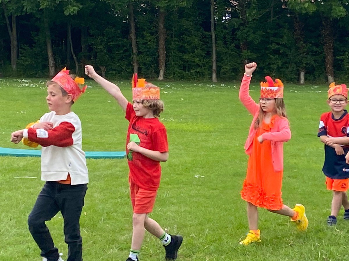 MFinfantschool's tweet photo. Dolphins had a great Carnival Day to start our ‘Carnival of Colours’ theme this half term! We learnt all about Brazil Carnival, created head dresses and then put together some samba rhythms, all ready for the carnival in the afternoon! #MFdolphins #MFgeog https://t.co/othgCYNrqe