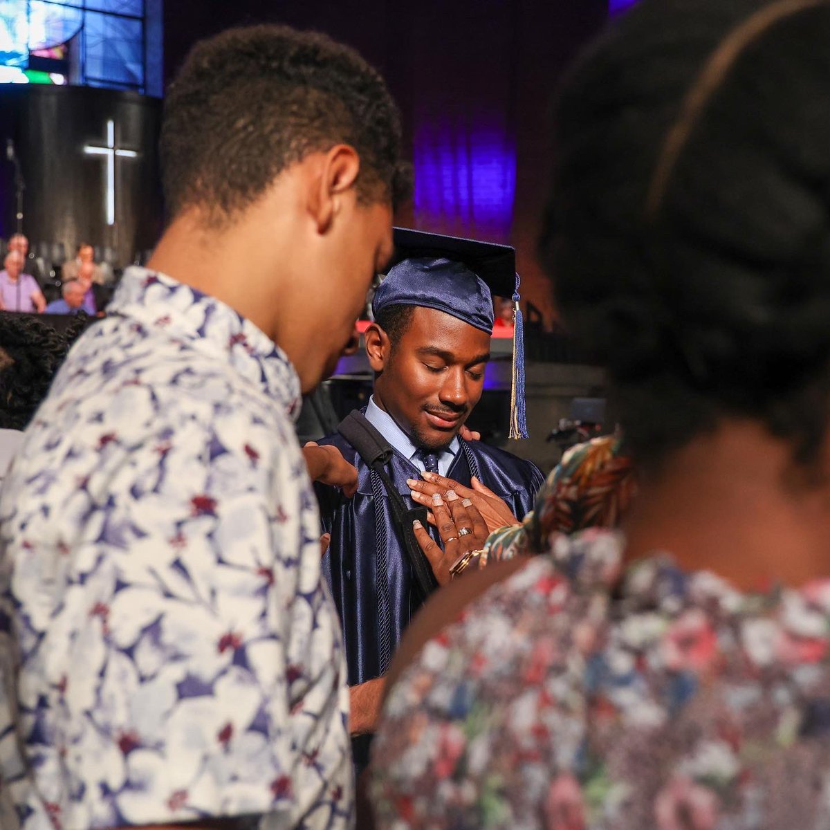 DiscoverHGBC's tweet photo. We are so proud of our high school seniors and their families. Please join us in committing to pray for them as they embark on a new stage of life! https://t.co/At4TklkPiG