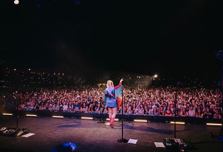 concertideas's tweet photo. blast with Miranda Lambert recently in Johnson City! ✨ 🎤 

📷: by Acacia Evans https://t.co/G637k6tpZp