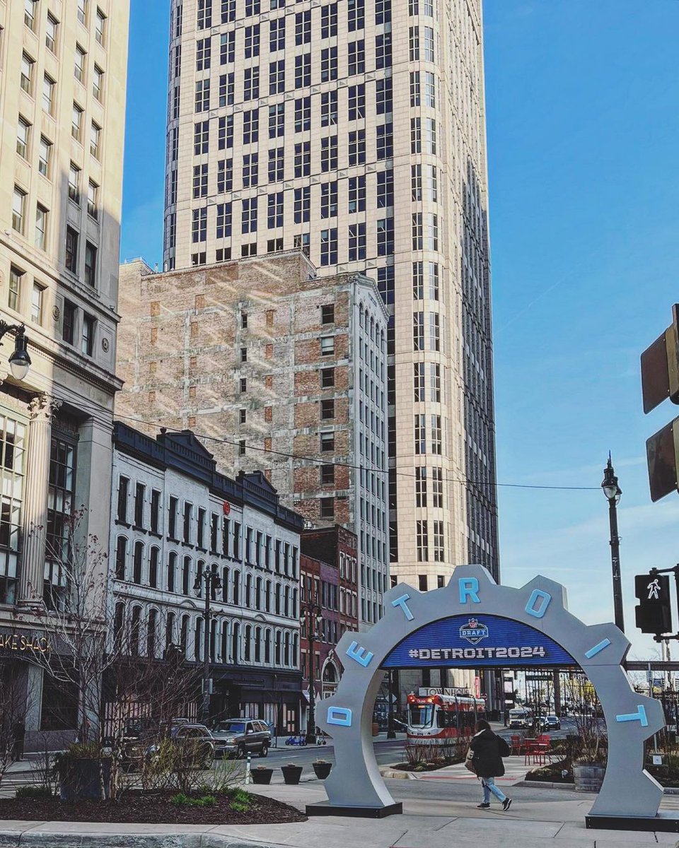 If you haven't yet, I hope you'll stop to take a picture in downtown Detroit under our new 2024 #NFLDraft countdown clock! 🏈 Learn more in an interview I did with @McShan819: bit.ly/3MmI124 Photo courtesy of metro.detroiter via Instagram