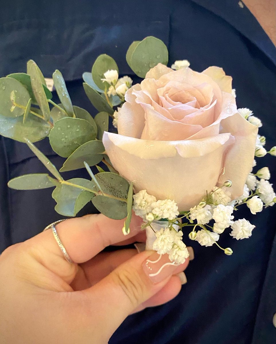 ____LucyLu's tweet photo. I’ve been going off on these weddings 🥲 just a lil proud moment. 💜 https://t.co/f4PKTzgHG7