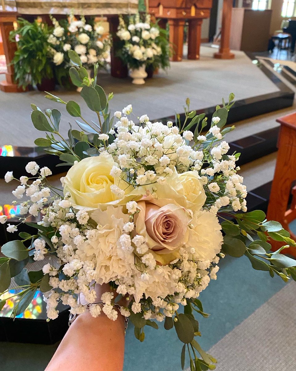 ____LucyLu's tweet photo. I’ve been going off on these weddings 🥲 just a lil proud moment. 💜 https://t.co/f4PKTzgHG7