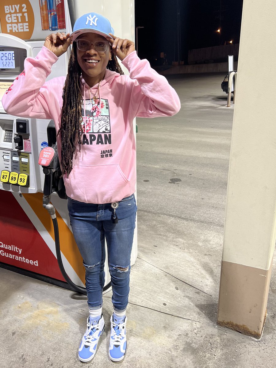 _shewantsomeMo's tweet photo. โ i gave birth to your style , i need a check for my labor โ ๐ฅถ #LLTQUEEN https://t.co/qdYUws6sbY