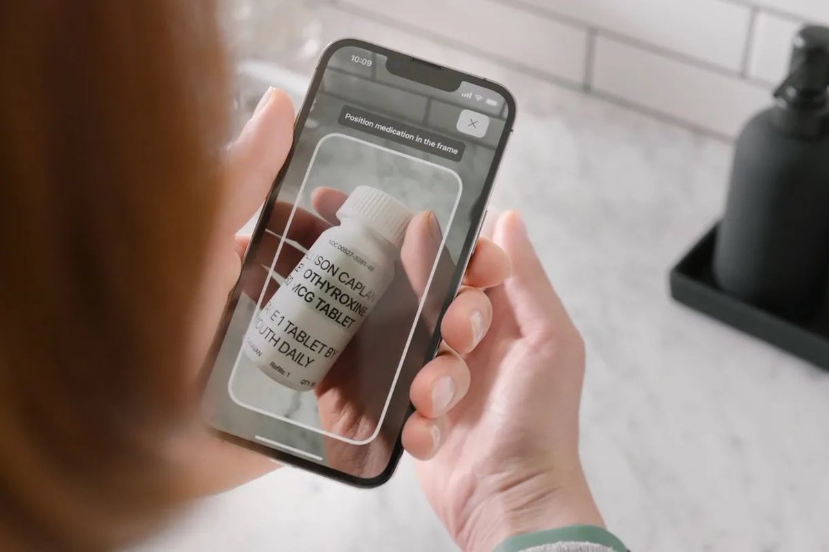 daniel_kraft's tweet photo. Apple launches new health features that include Medications tracking (on watch & phone), Afib management, and updated workout and sleep tracking
#DigitalHealth #wwdc2 #AppleWatch #pharmacy
https://t.co/kt0RoAiSve https://t.co/ddQDAEPeYP