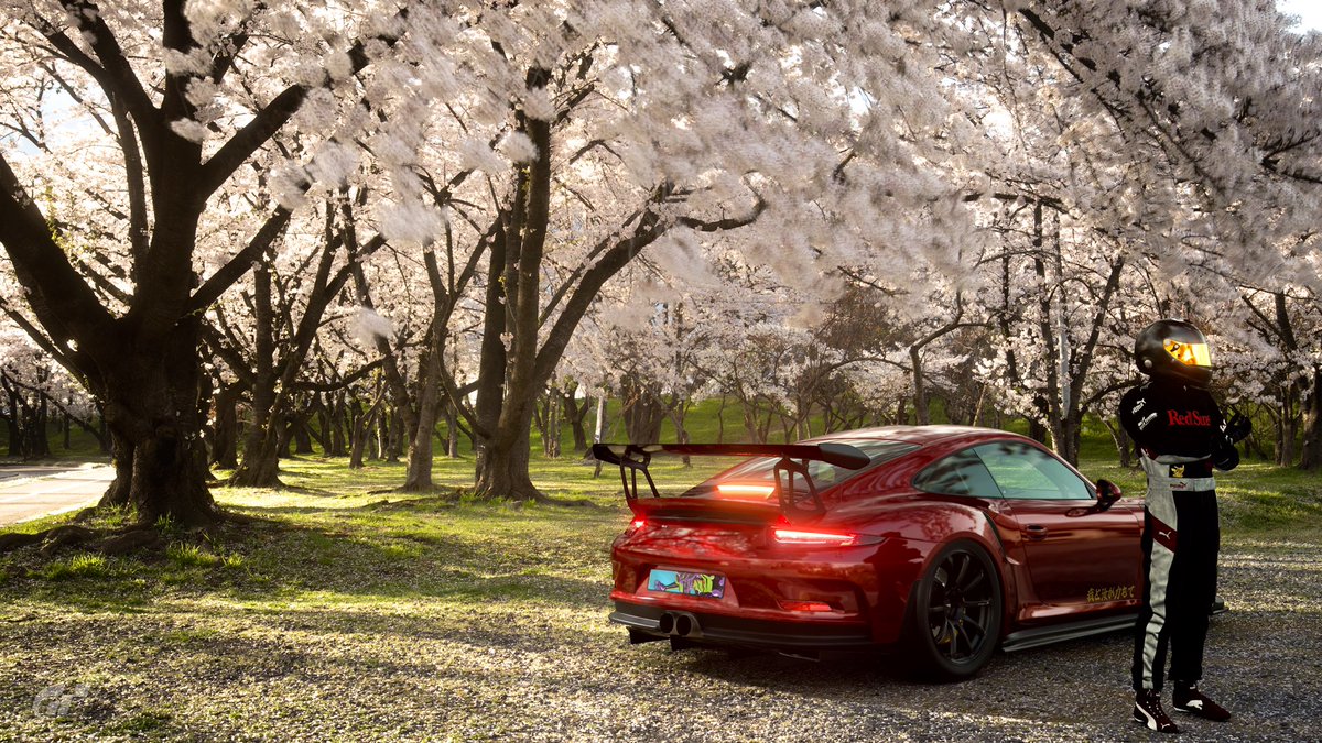 vfxnft's tweet photo. Made another @TheEverai themed vehicle!

This time for the crew member @nard_top 💠🫡

A japanese vintage twist on the Porsche 911 GT3 RS, inspired by Duo #3321. 

All photos were shot and edited in @thegranturismo. https://t.co/DgWba8jdKB