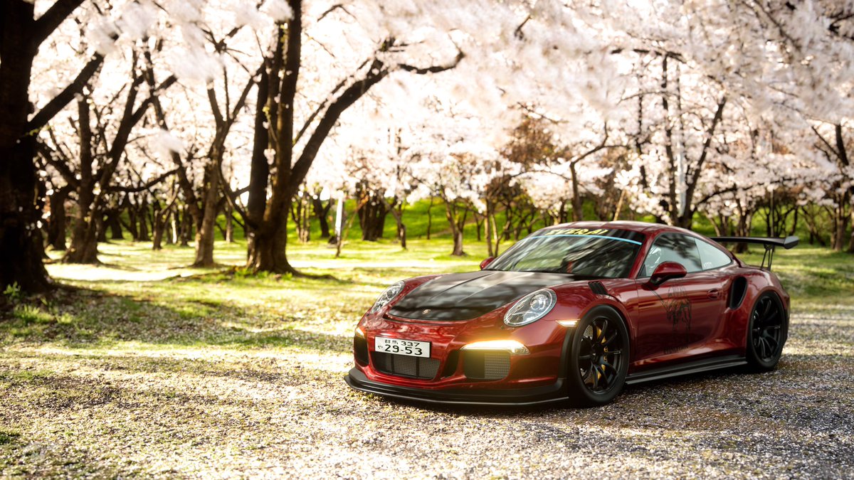 vfxnft's tweet photo. Made another @TheEverai themed vehicle!

This time for the crew member @nard_top 💠🫡

A japanese vintage twist on the Porsche 911 GT3 RS, inspired by Duo #3321. 

All photos were shot and edited in @thegranturismo. https://t.co/DgWba8jdKB