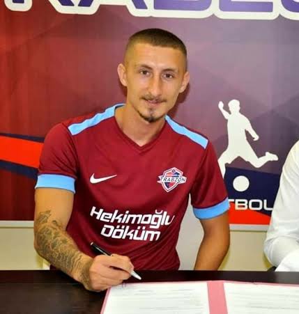 tatangaholigans's tweet photo. Hakan Yavuz Sakaryaspor'da! https://t.co/fOOXFKDolS