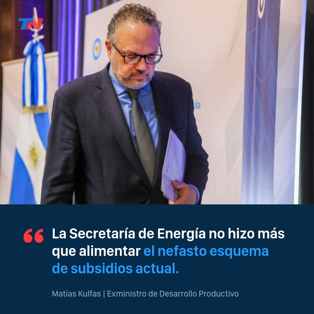 todonoticias's tweet photo. 🔴 EN SU CARTA DE RENUNCIA, KULFAS APUNTÓ A CFK ⬇ https://t.co/kLVQsNwKq2
El exministro de Desarrollo Productivo negó haber hablado en off e insistió en que la licitación de la compra de caños para la obra en el sur la realizaron funcionarios que responden a la Vicepresidenta. https://t.co/uPN2s5fX4y
