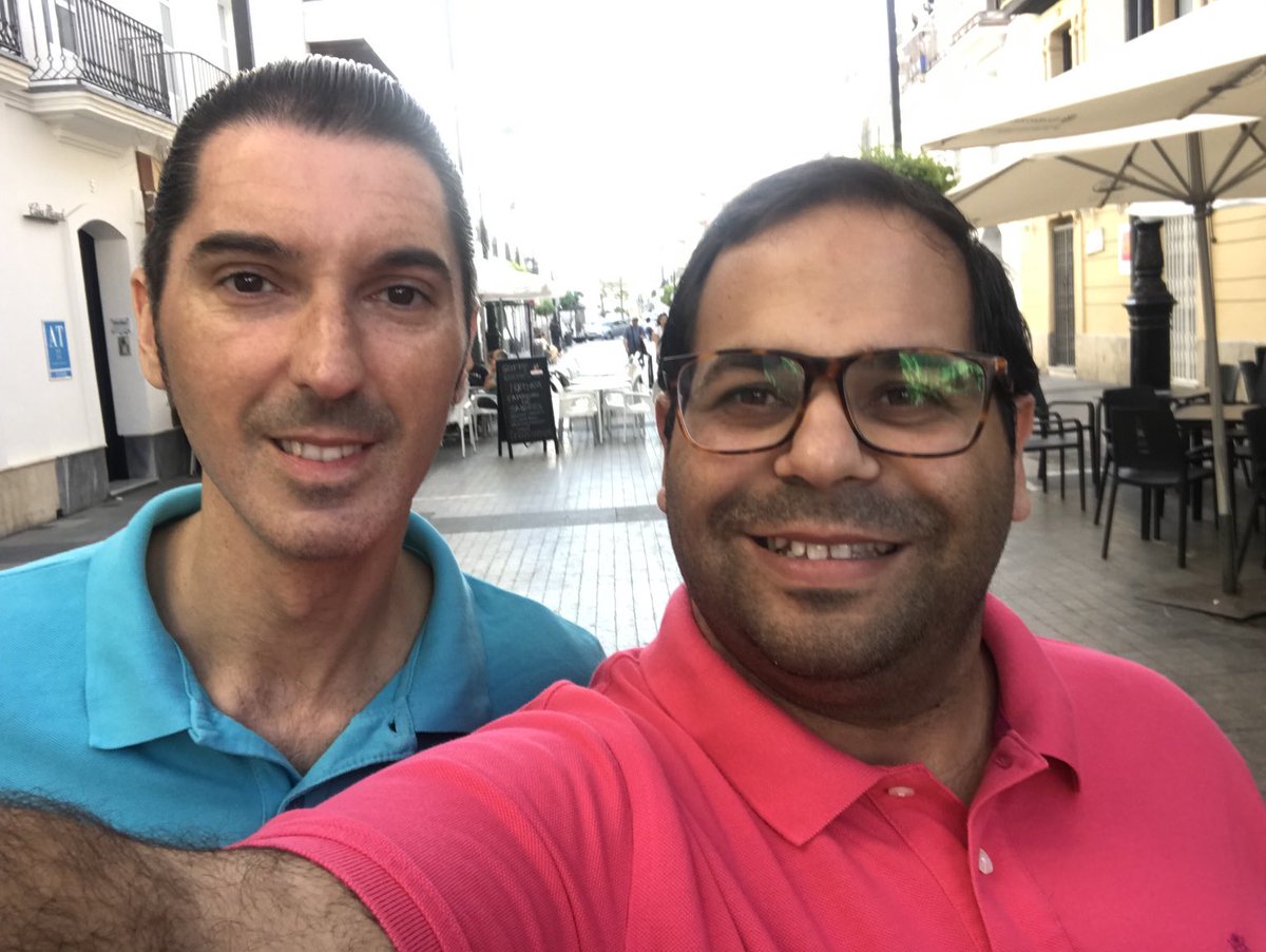 jesuscarmona_05's tweet photo. Aquí estoy señora @Macarena_Olona con mi pareja caminando con seguridad por la calles de mi ciudad. No utilice ese tipo de frase para crear una falsa alarma #DebateRTVE . Las políticas de igualdad han funcionado gracias a @Cs_Andalucia https://t.co/WmopqzRRDi